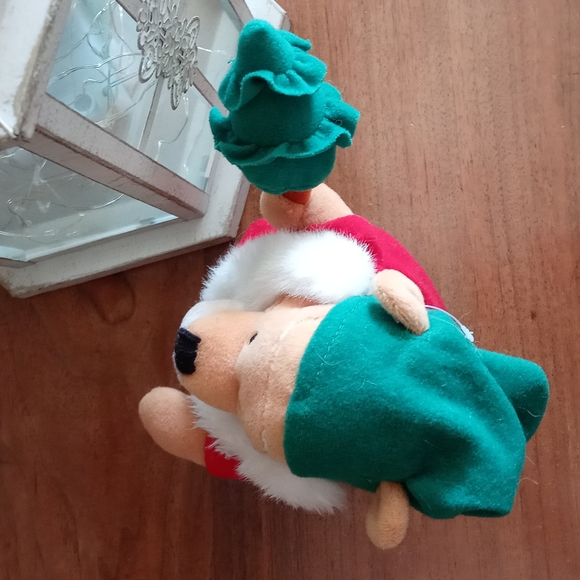 Pooh bear Christmas beanie - Picture 3 of 4